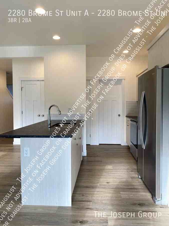 2280 Brome St Unit A - Photo 6 of 25