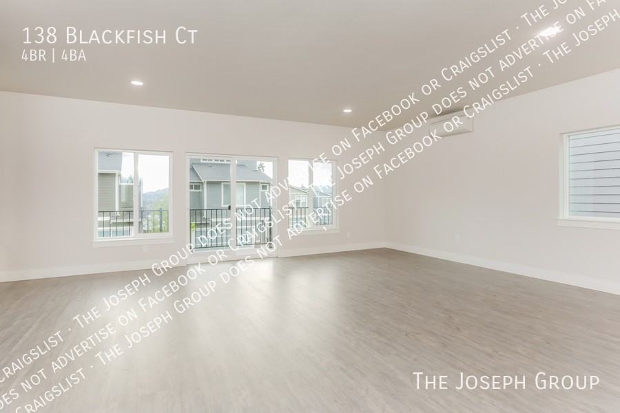 138 Blackfish Ct - Photo 4 of 33