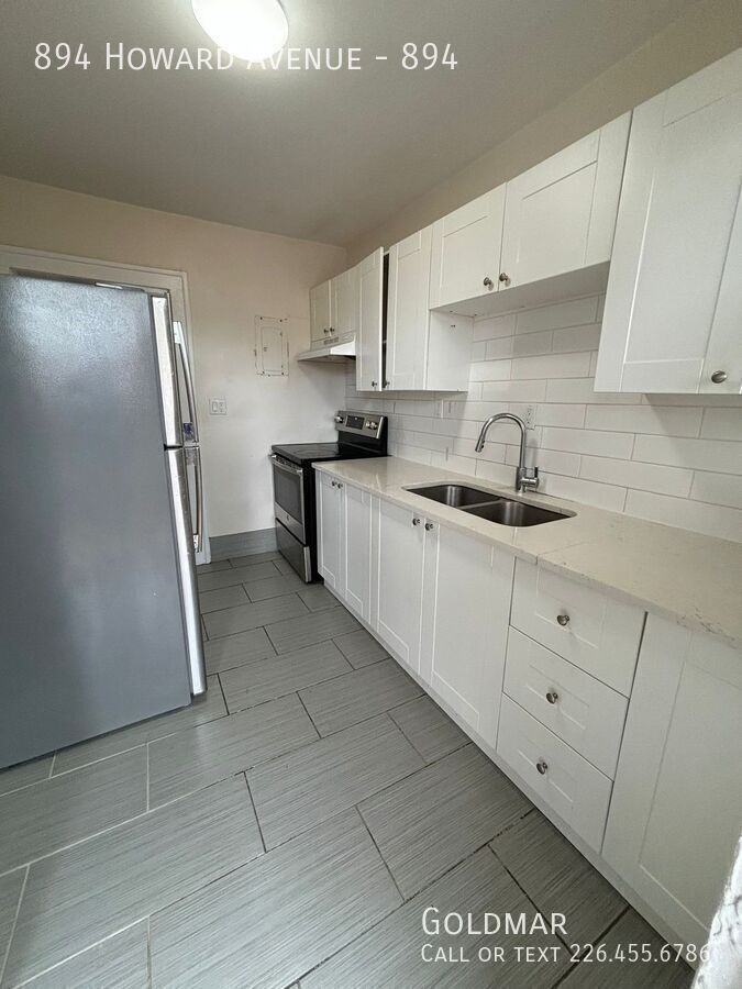 894 Howard Ave #894 - Photo 3 of 11