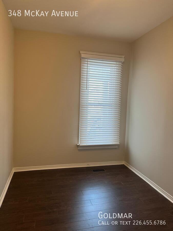 348 Mckay Ave - Photo 6 of 8