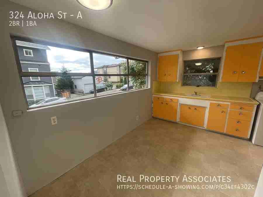 324 Aloha St #A - Photo 4 of 13
