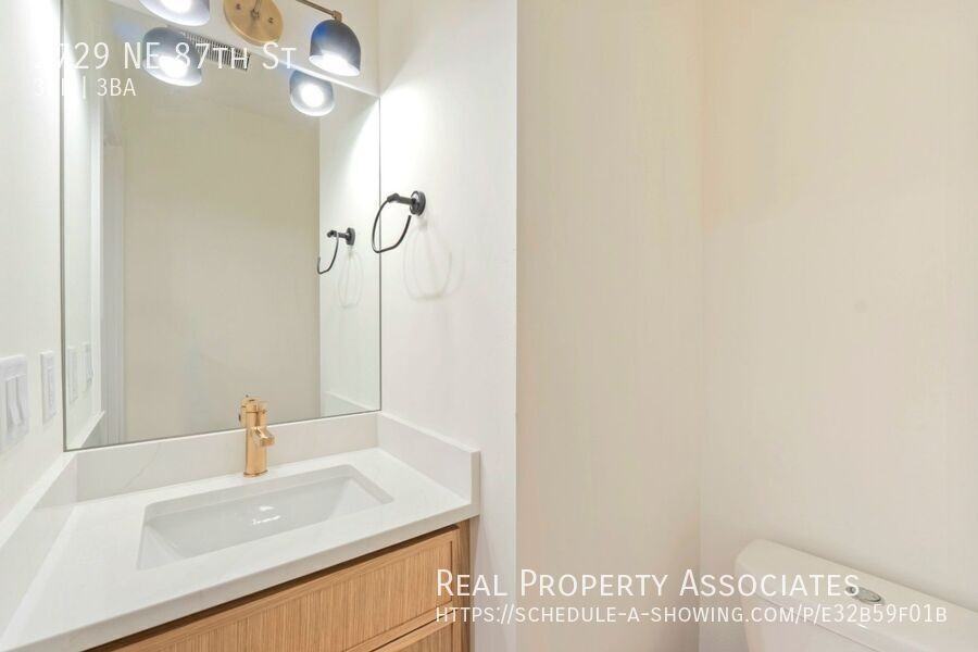 2729 Ne 87th St - Photo 3 of 30