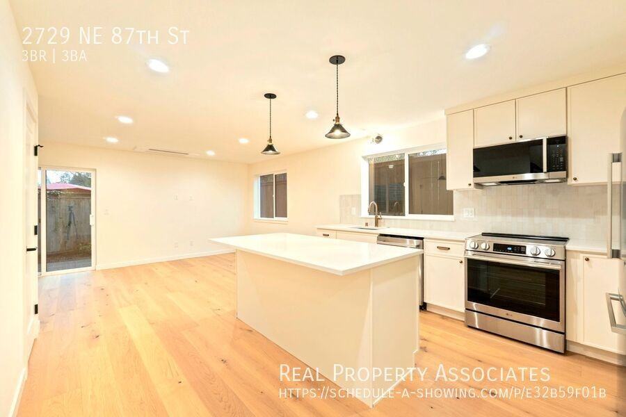 2729 Ne 87th St - Photo 4 of 30