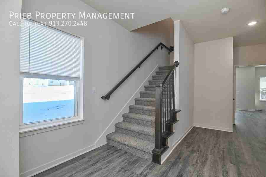 3231 N 103rd Pl #33 - Photo 6 of 34