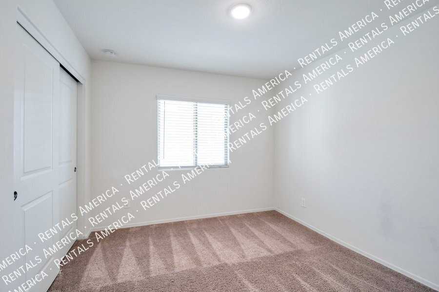 1560 E Demain Dr - Photo 3 of 15