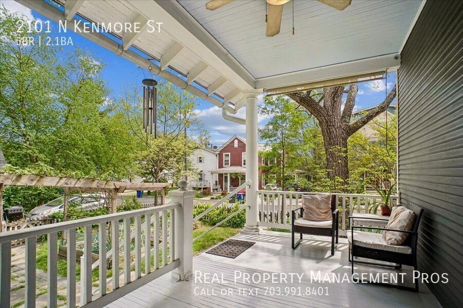 2101 N Kenmore St - Photo 6 of 33