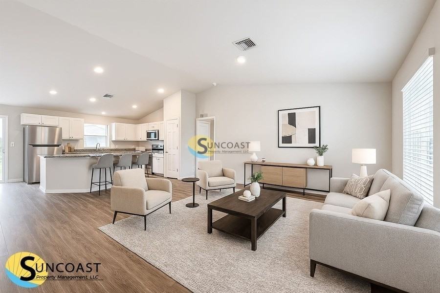 303 Chiquita Blvd N - Photo 3 of 27