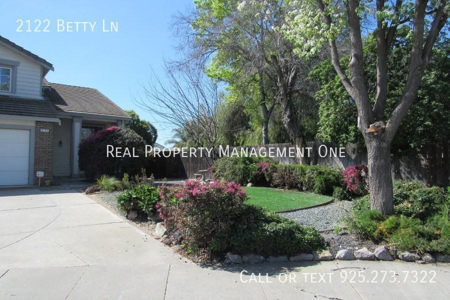 2122 Betty Ln - Photo 6 of 48