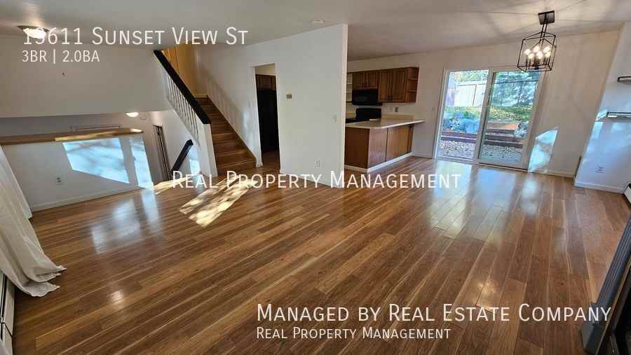 13611 Sunset View St - Photo 3 of 30