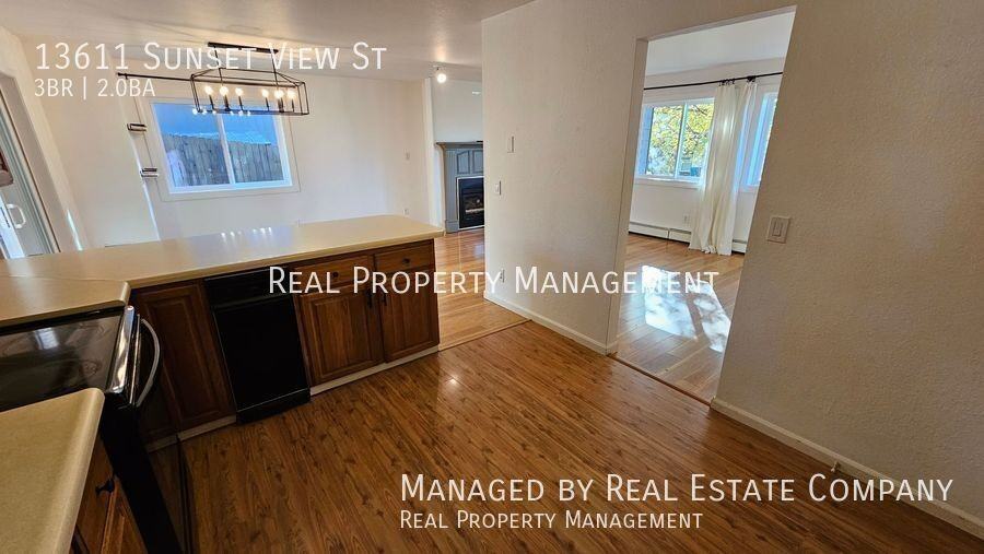 13611 Sunset View St - Photo 5 of 30