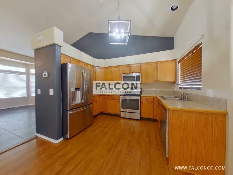 16227 Windy Creek Dr - Photo 3 of 13