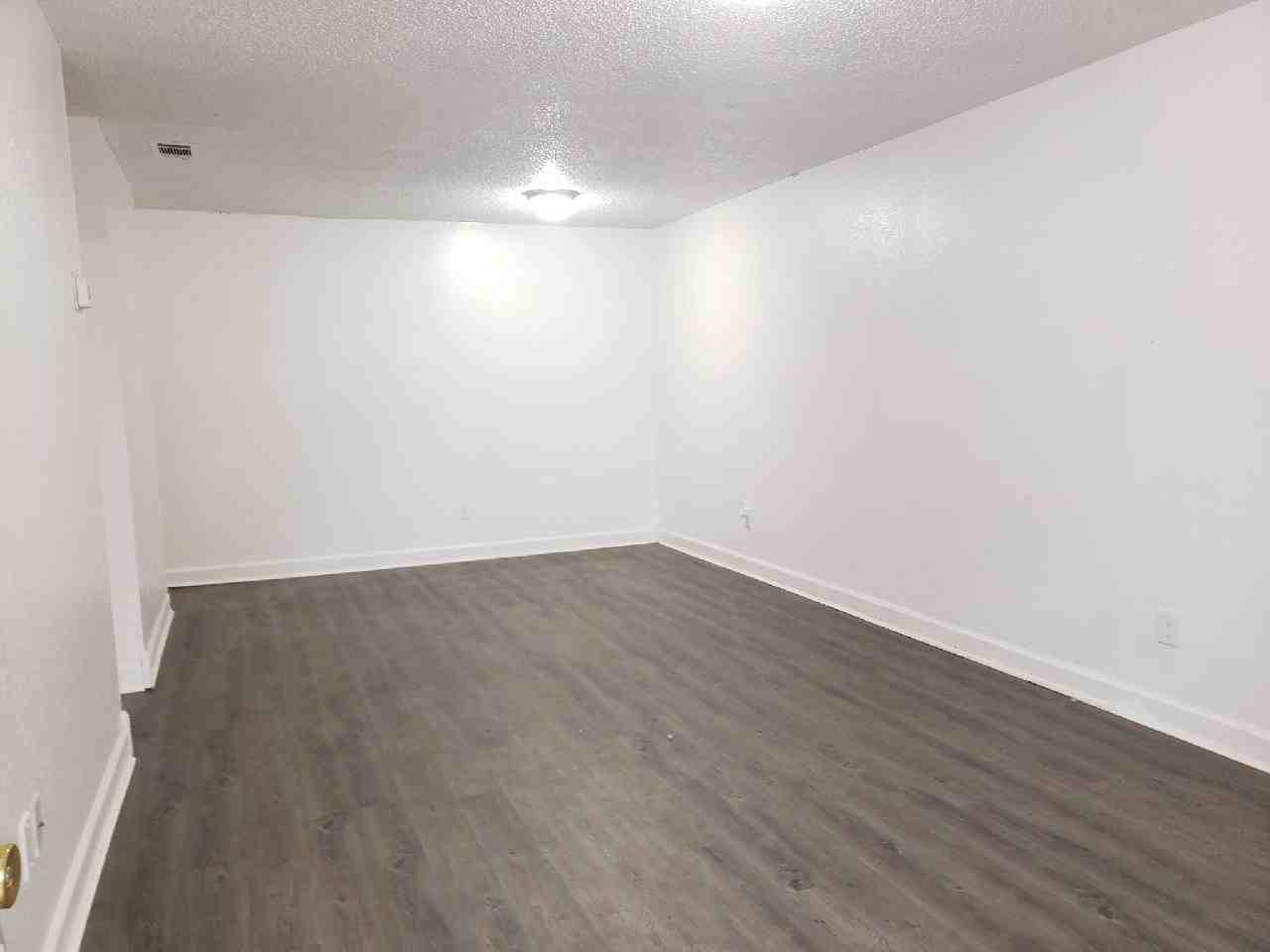 8560 Channelview Cir - Photo 4 of 5