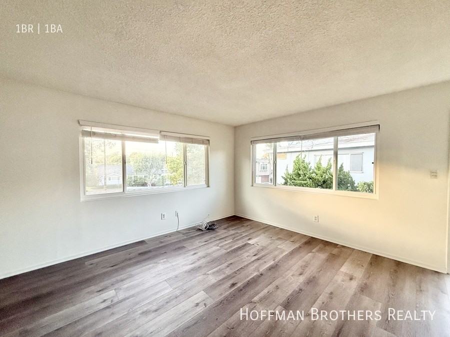 8140 W 83rd St #3 - Photo 3 of 7