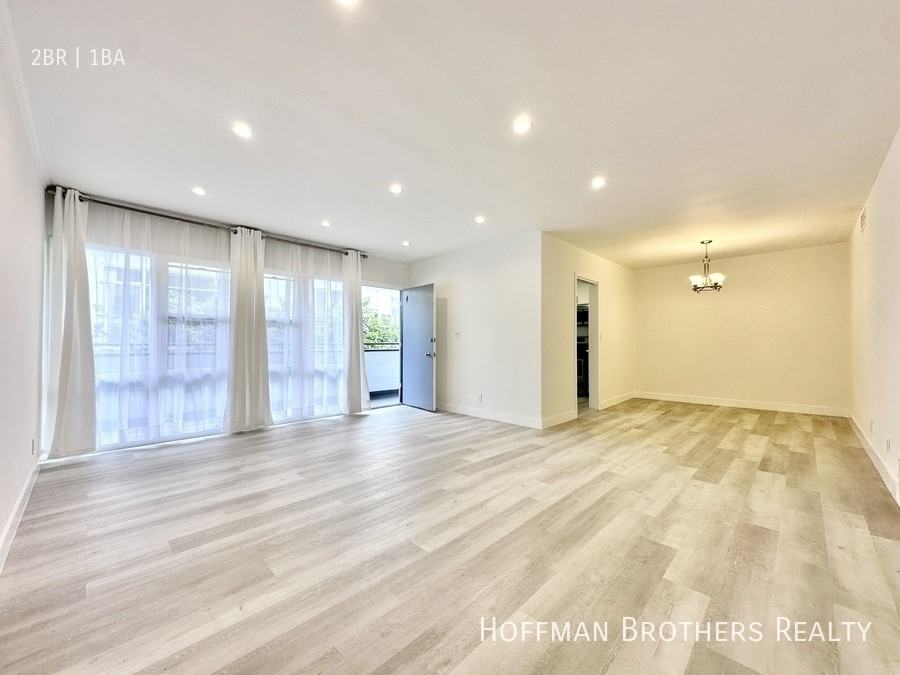 442 S Oakhurst Dr #4 - Photo 2 of 9