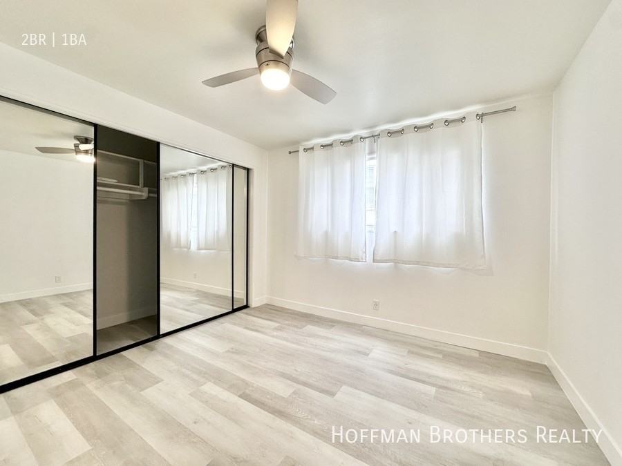 442 S Oakhurst Dr #4 - Photo 5 of 9