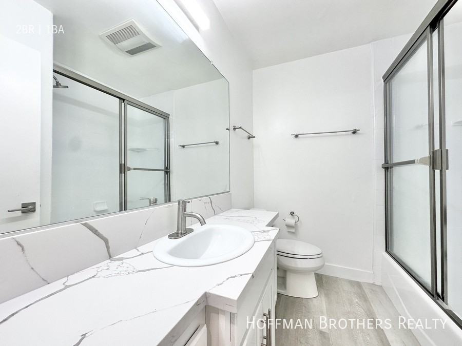 442 S Oakhurst Dr #4 - Photo 6 of 9