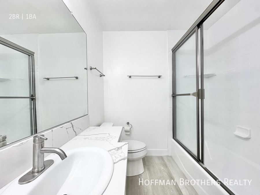 442 S Oakhurst Dr #4 - Photo 7 of 9