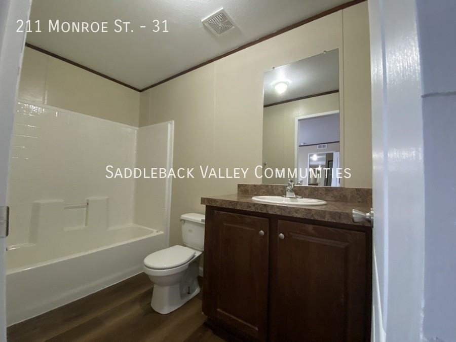 211 Monroe St #31 - Photo 6 of 9