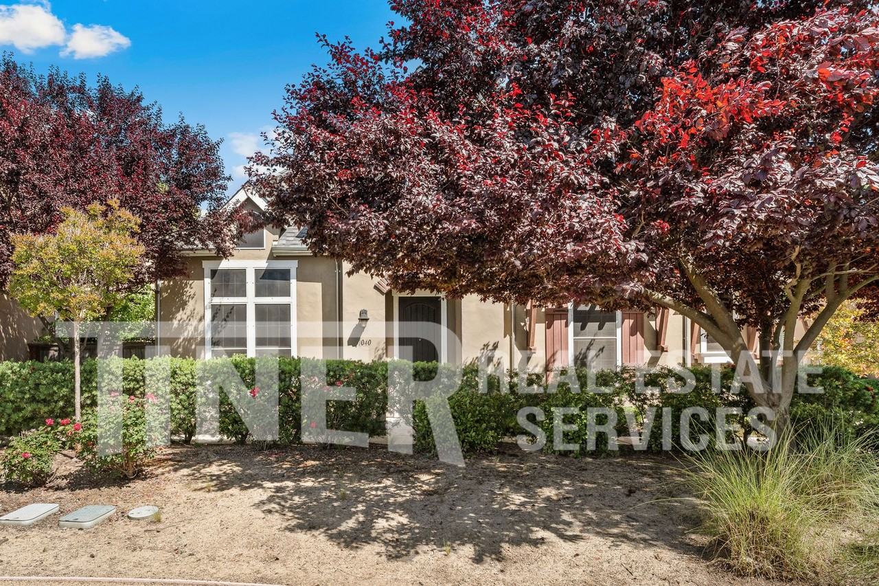 1040 Matthews Run Way - Photo 5 of 31