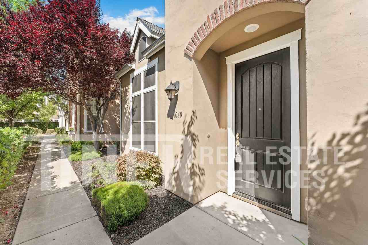 1040 Matthews Run Way - Photo 7 of 31