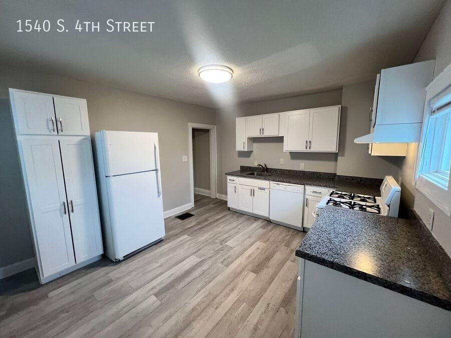 1540 S 4th St - Photo 6 of 15