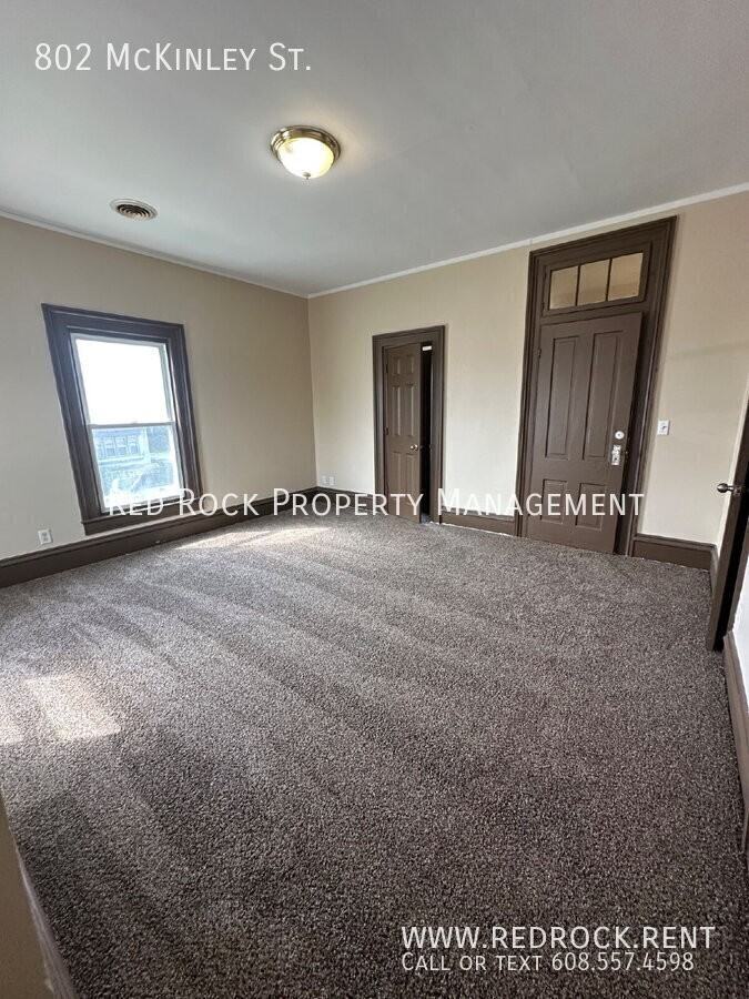 802 Mckinley St - Photo 4 of 16