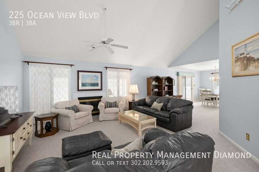 225 Ocean View Blvd - Photo 4 of 37