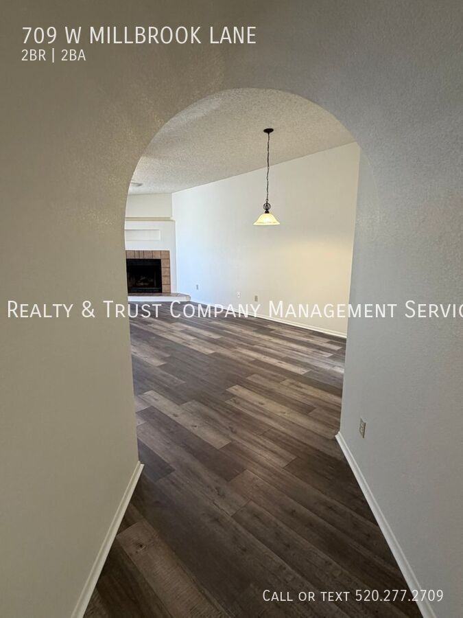 709 W Millbrook Ln - Photo 7 of 29