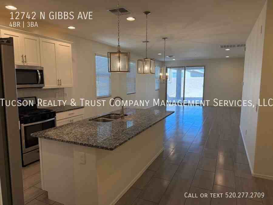 12742 N Gibbs Ave - Photo 3 of 25