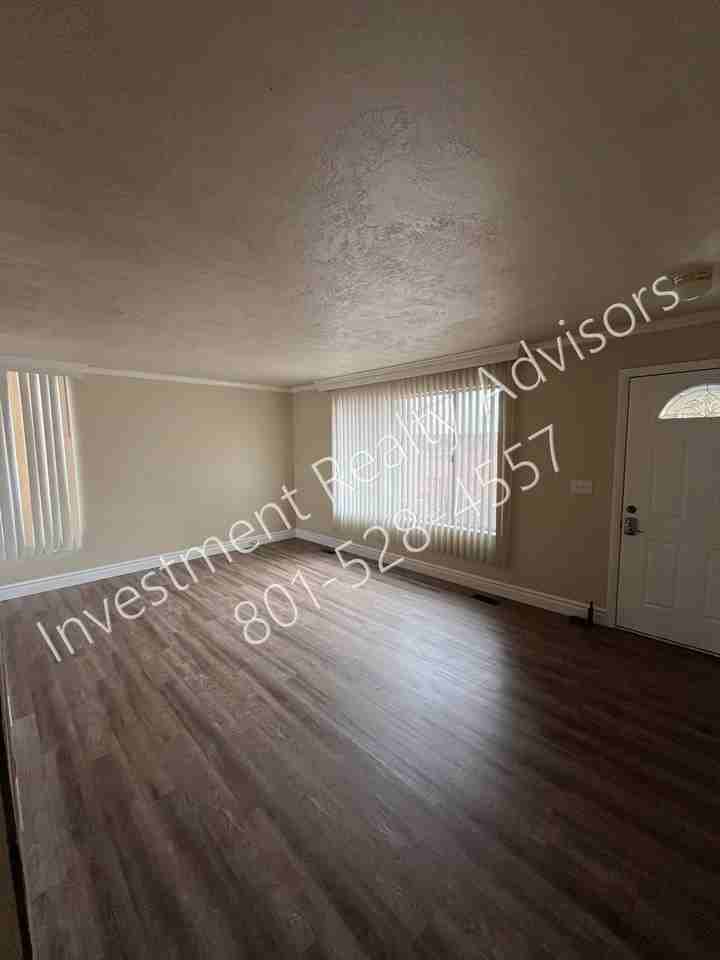 4580 S Wellington St #A - Photo 2 of 18