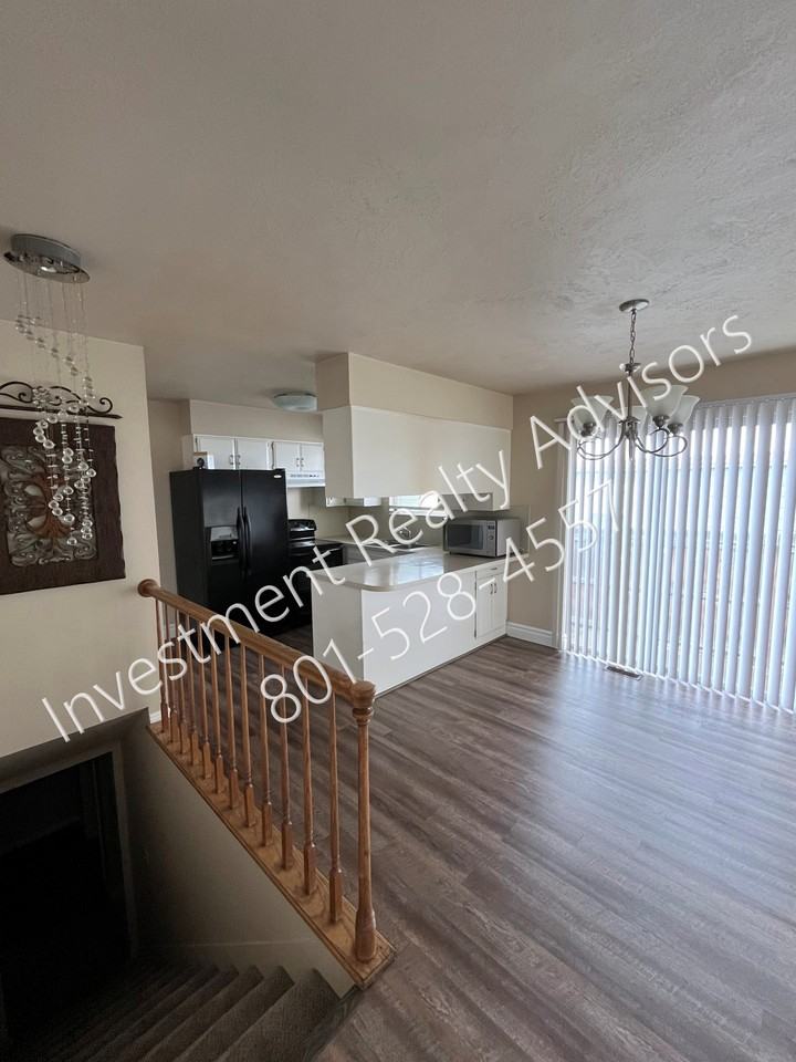 4580 S Wellington St #A - Photo 4 of 18