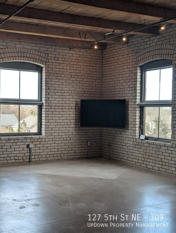 127 5th St Ne #309 - Photo 4 of 26