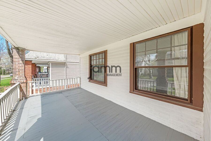 1695 Glenmont Rd Lowr - Photo 5 of 50