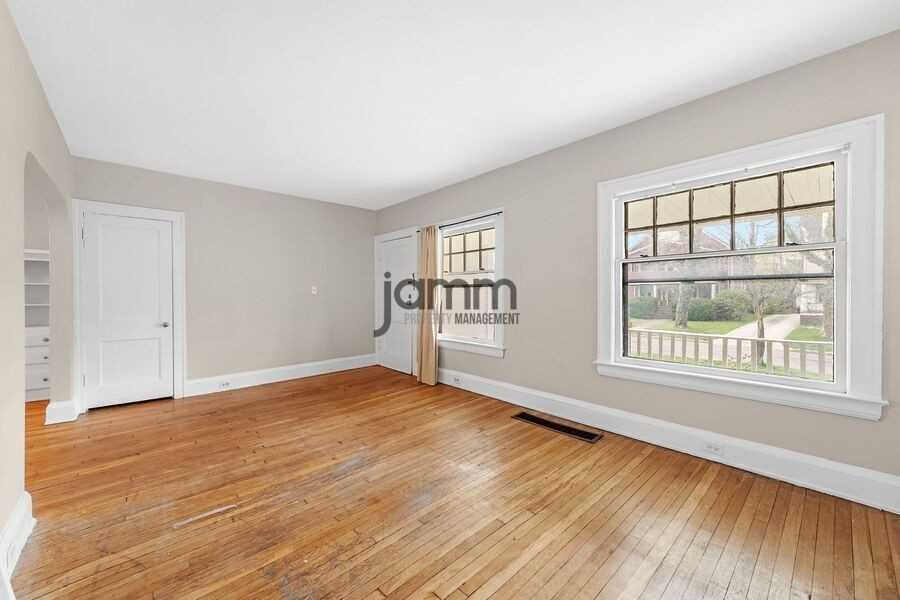 1695 Glenmont Rd Lowr - Photo 6 of 50