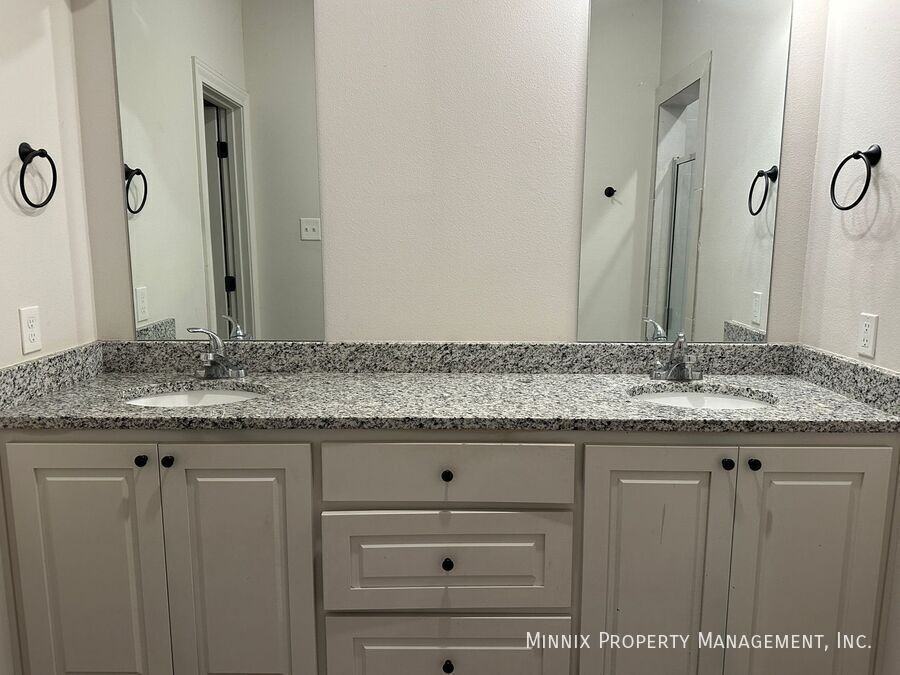 1705 102nd St #B - Photo 6 of 6