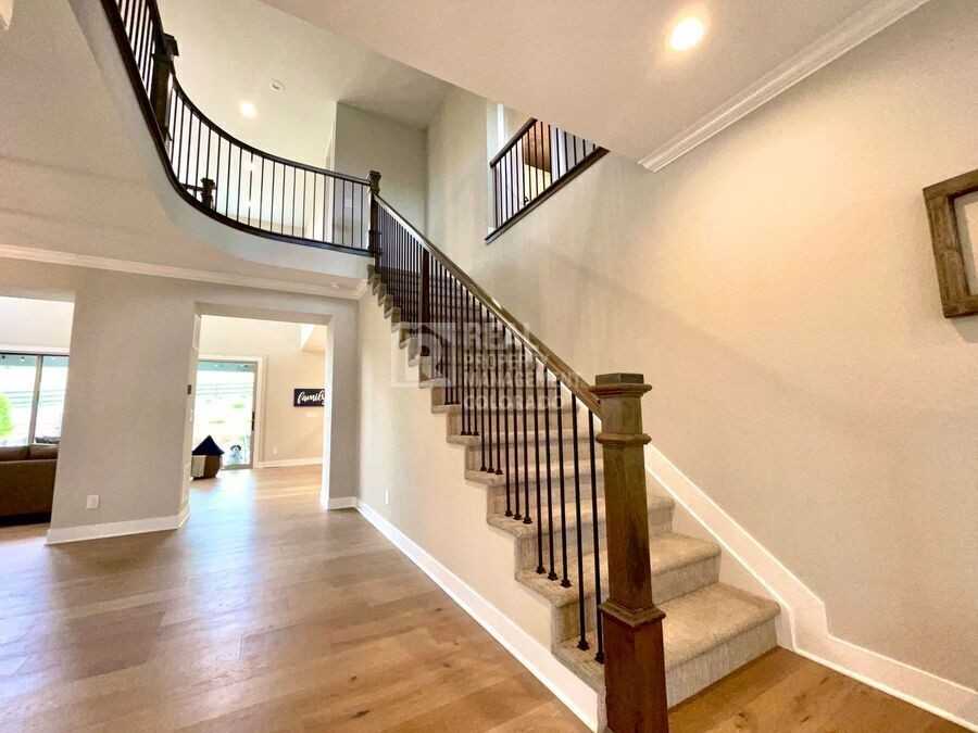 12054 Mosey Ln - Photo 2 of 23