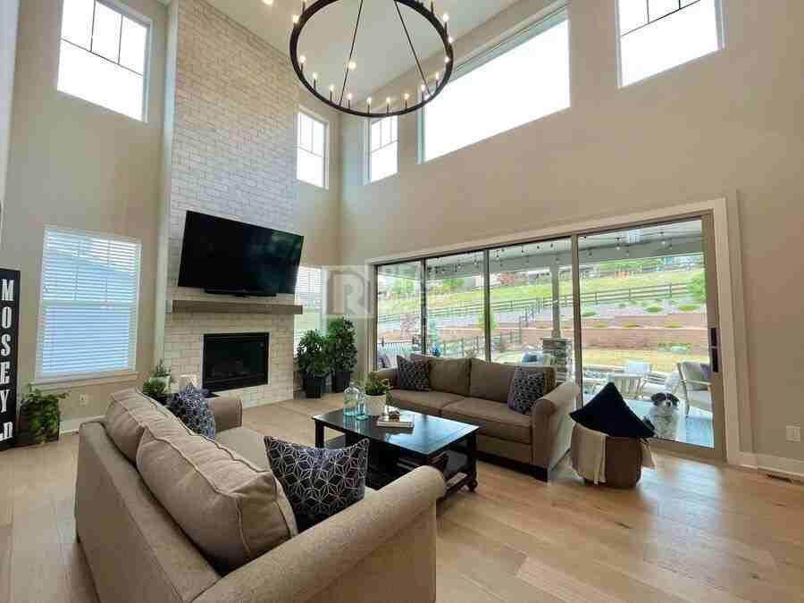 12054 Mosey Ln - Photo 6 of 23