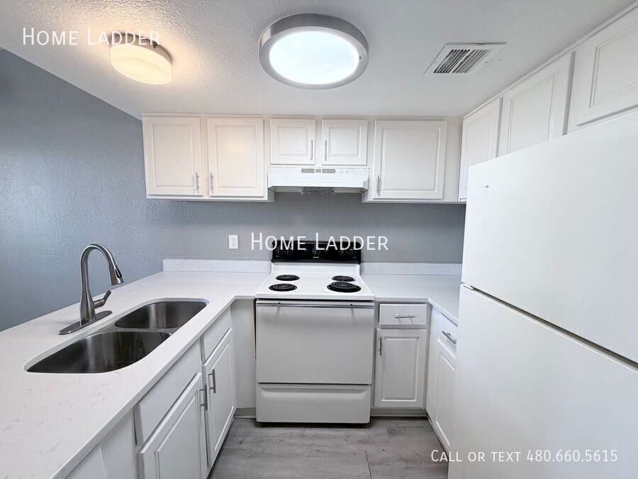 4957 S Park Ave #202 - Photo 4 of 10