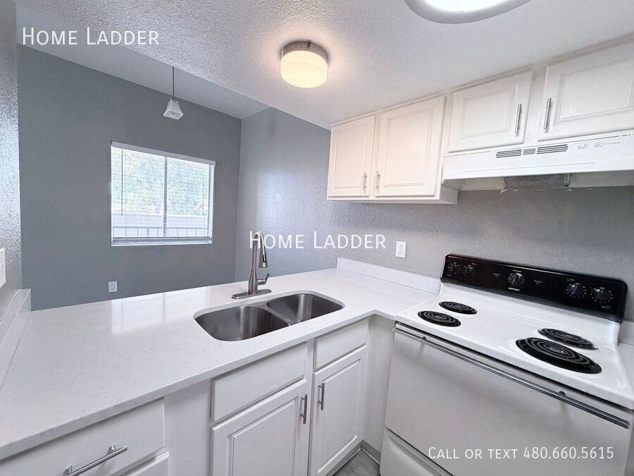 4957 S Park Ave #202 - Photo 5 of 10