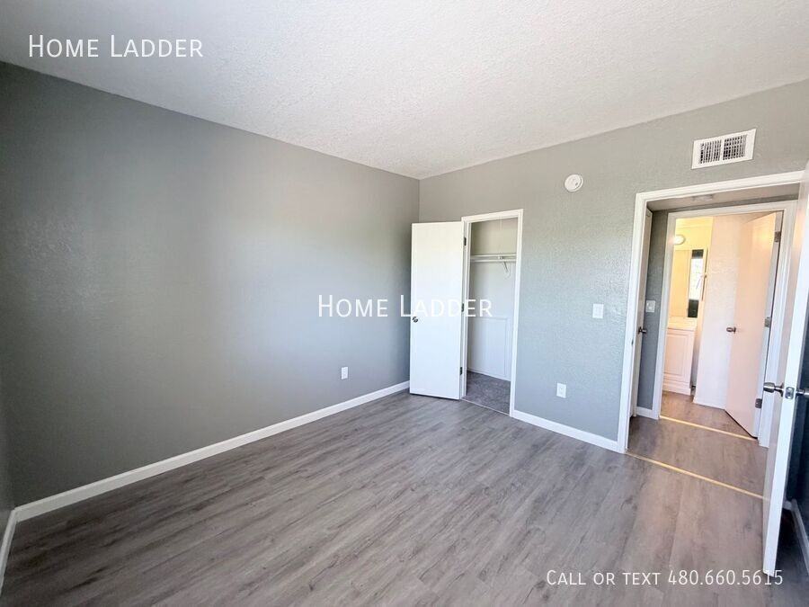 4957 S Park Ave #202 - Photo 7 of 10