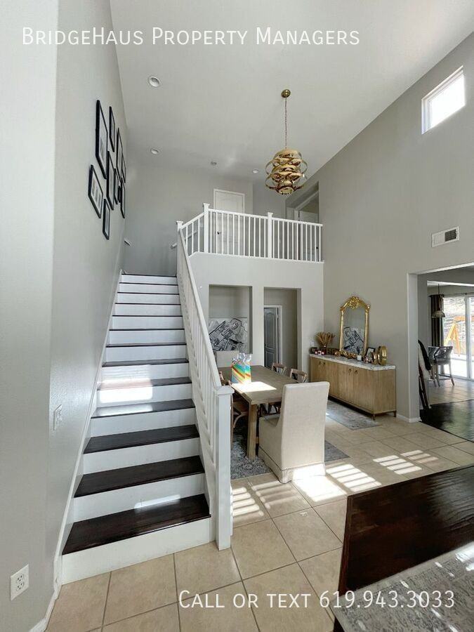 457 Avenida Antonio - Photo 3 of 20