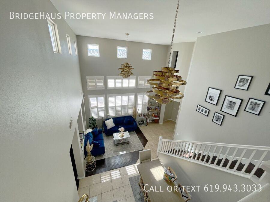 457 Avenida Antonio - Photo 4 of 20