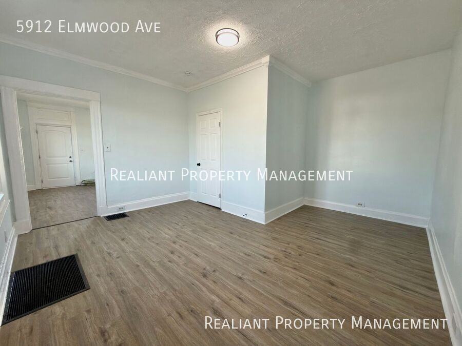 5912 Elmwood Ave - Photo 5 of 18
