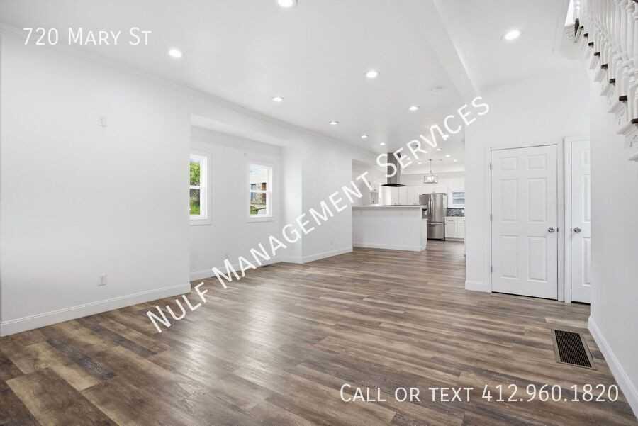 720 Mary St - Photo 4 of 11