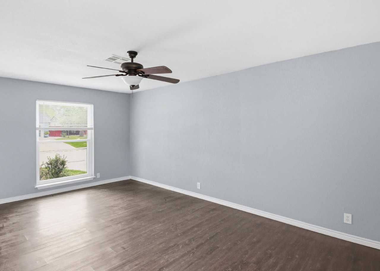 309 Jeanette Dr - Photo 3 of 21