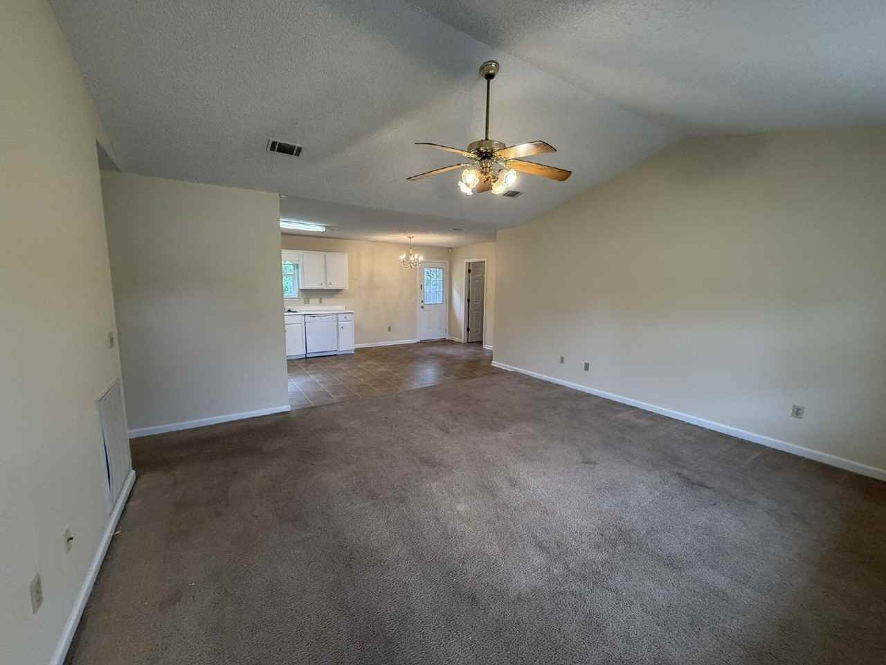 942 Poppleton Dr - Photo 2 of 11