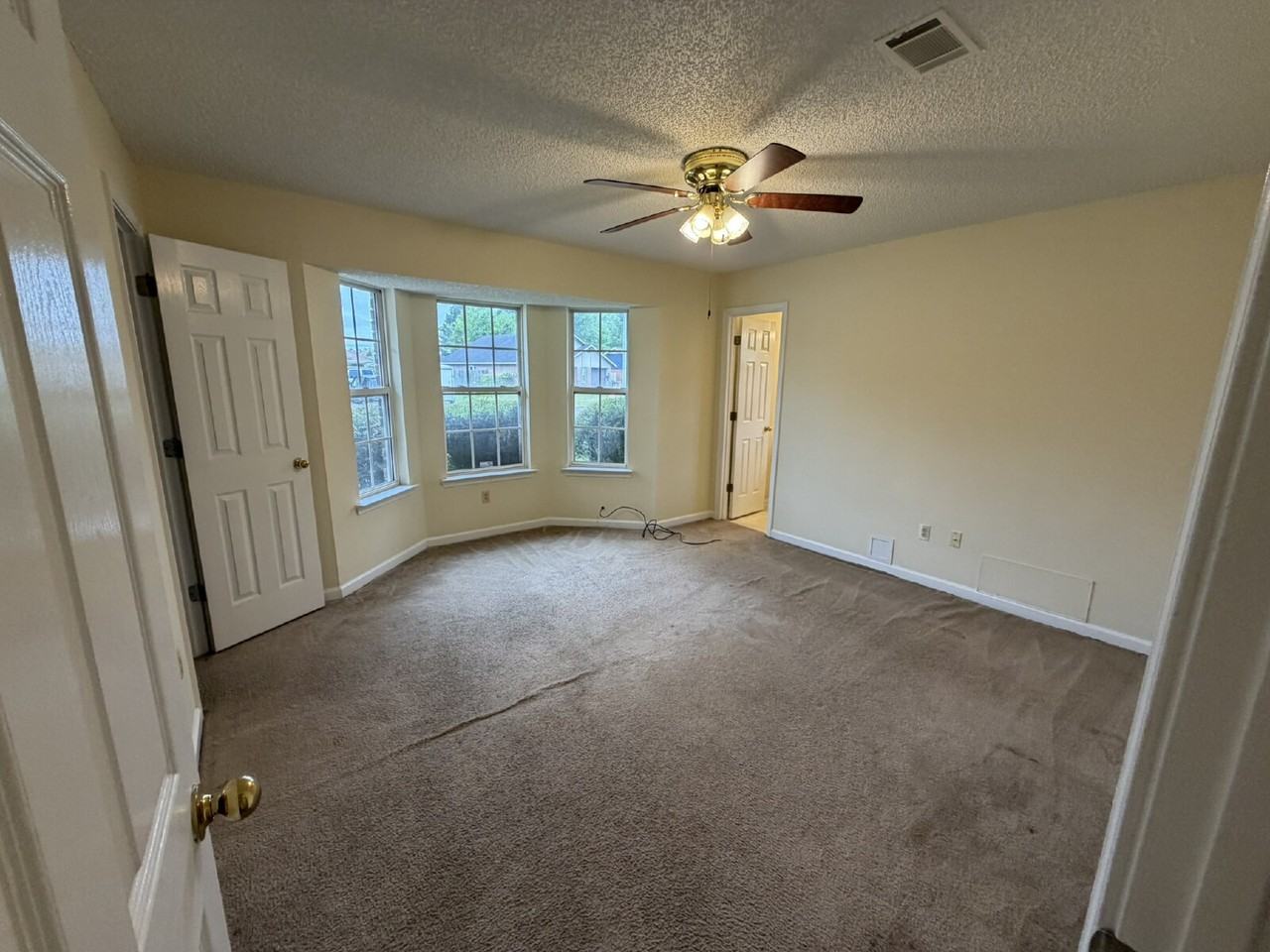 942 Poppleton Dr - Photo 7 of 11