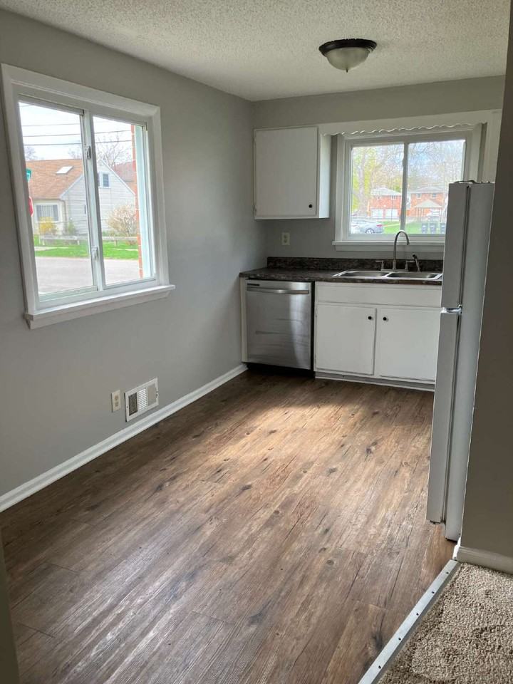 306 Garfield Ave - Photo 2 of 24