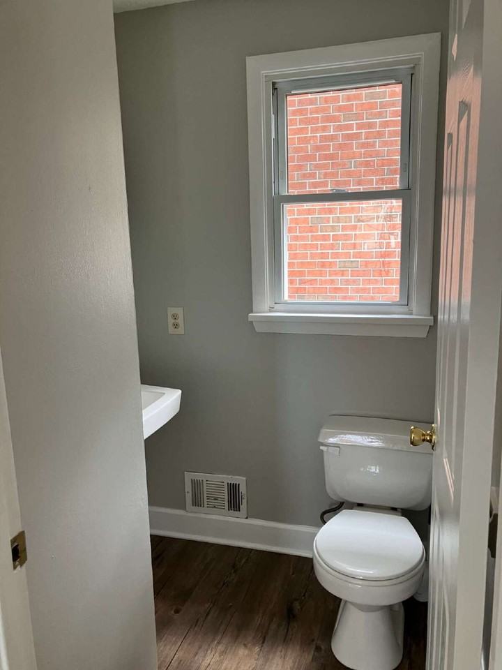 306 Garfield Ave - Photo 4 of 24