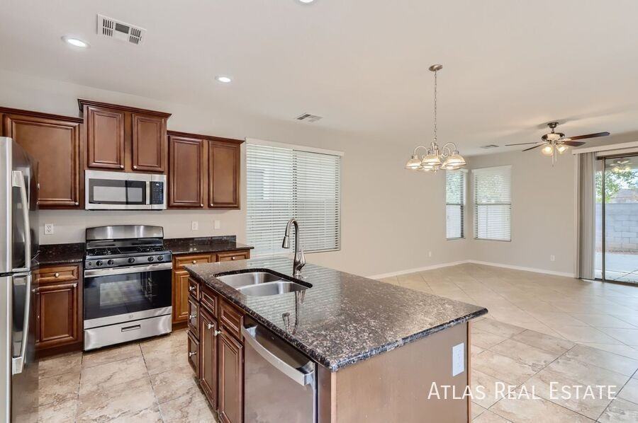 14551 W Port Royale Ln - Photo 3 of 16